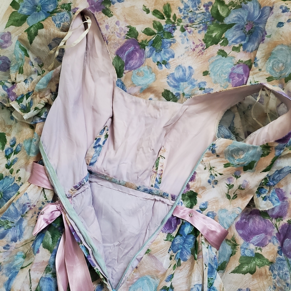 70s Vintage Floral Print Maxi Dress - Picture 11 of 12